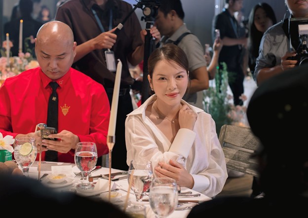 Nhật Kim Anh bắt được hoa cưới của vợ chồng Hồ Quang Hiếu- Ảnh 8.