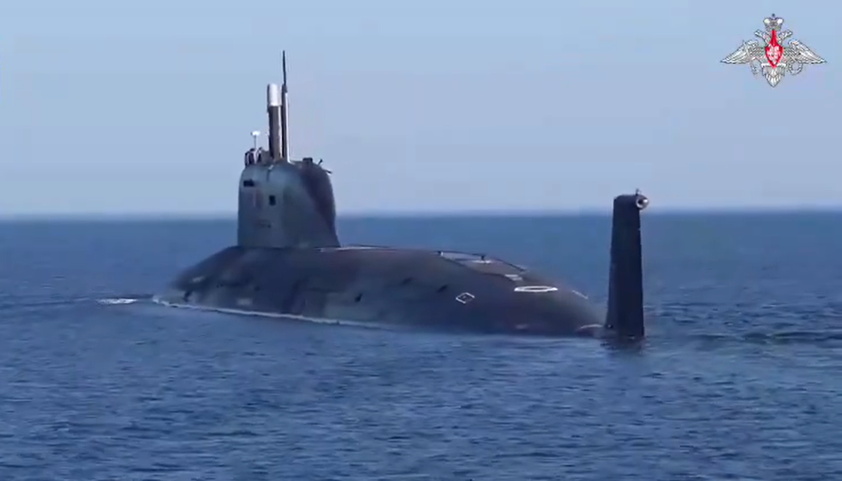Tàu ngầm hạt nhân mới nhất của Nga thực hành phóng tên lửa P-800 Oniks - Ảnh 1.
