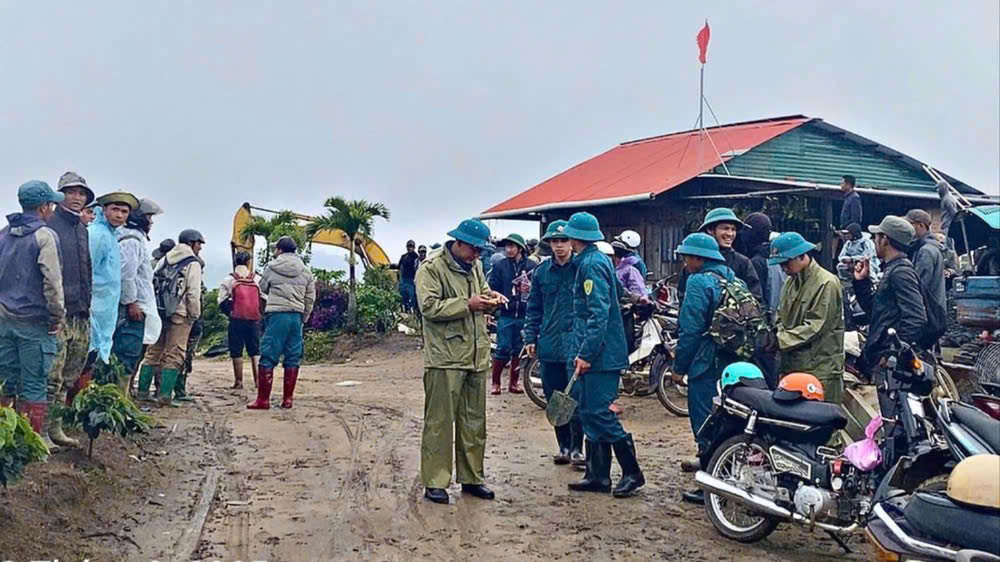 Gần 100 người tìm kiếm cụ ông 78 tuổi mất tích trong rừng Langbiang - Ảnh 1.