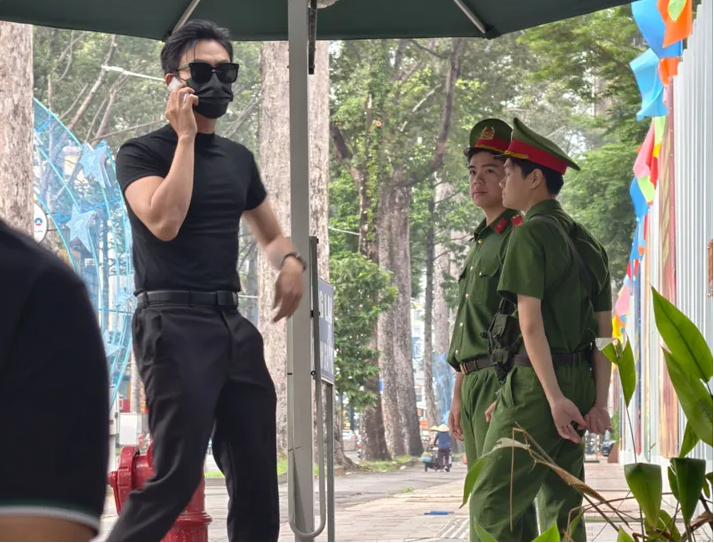 Công an TPHCM mời làm việc với nhóm nhạc Ngũ Hổ Tướng - Ảnh 2.