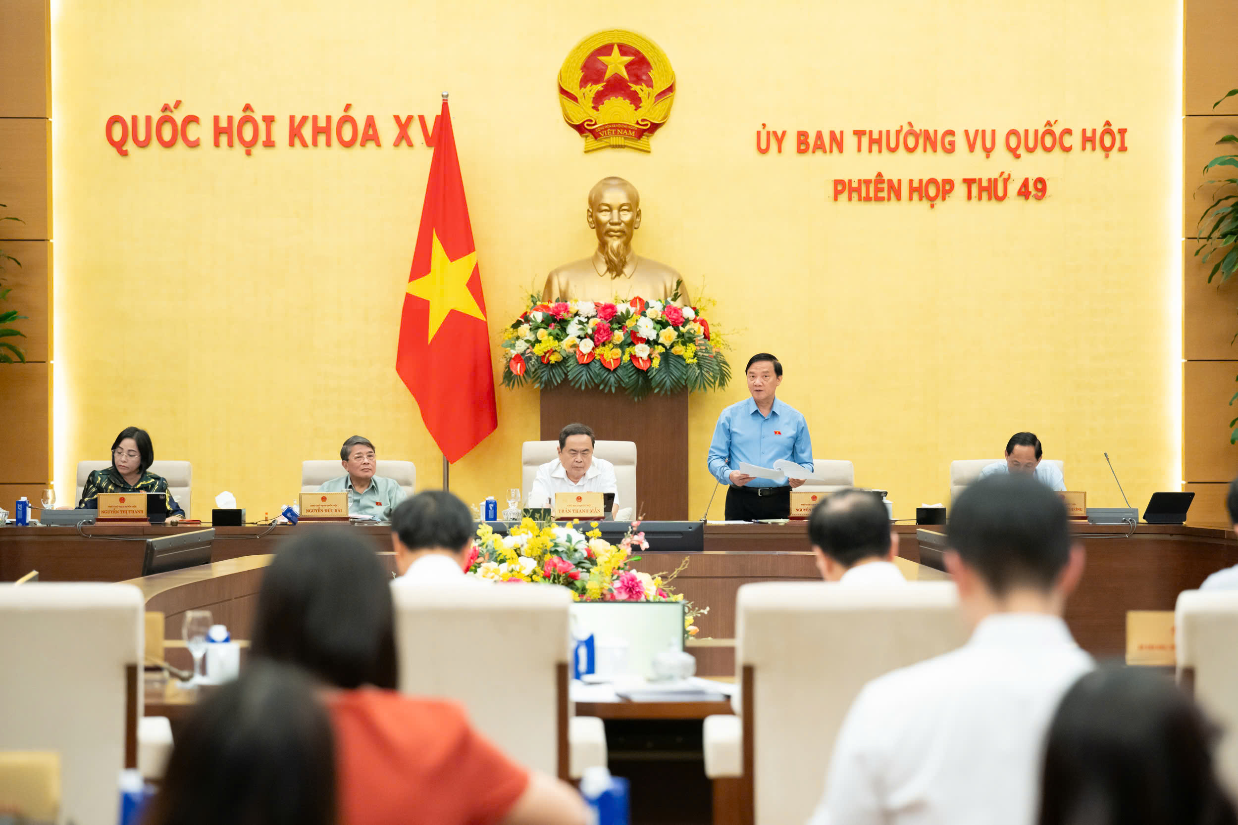 Bộ trưởng Nguyễn Mạnh Hùng: Nhiều trang tin doanh thu lớn hơn cơ quan báo chí- Ảnh 3.