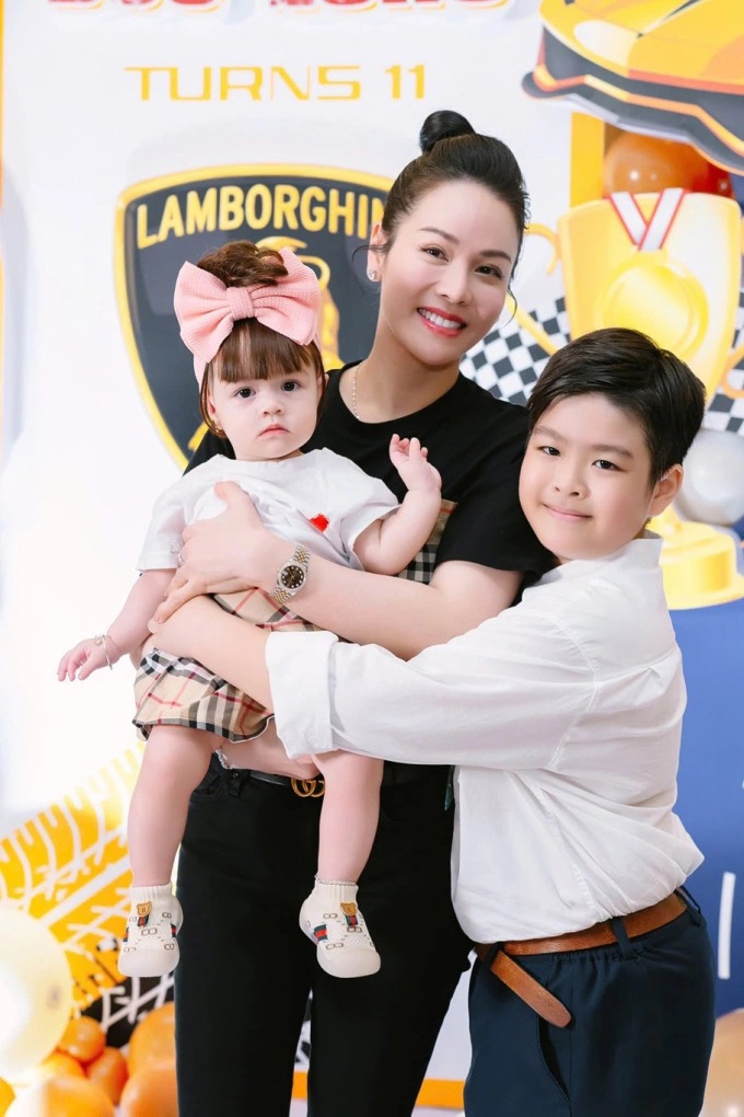 Ca sĩ Nhật Kim Anh ra mặt bênh vực tình mới của chồng cũ - Ảnh 4.
