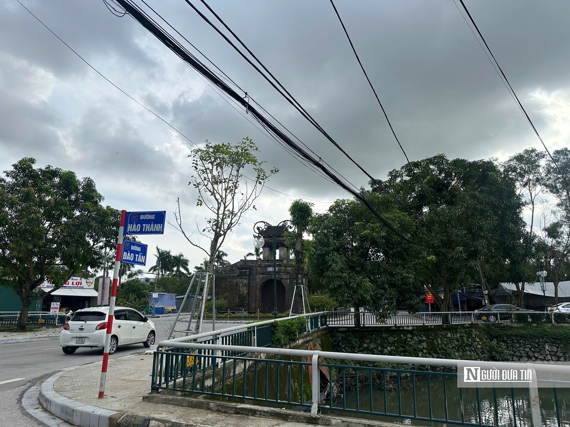 Nghệ An: Tái diễn tình trạng ô nhiễm tại kênh hào Thành cổ Vinh - Ảnh 1.