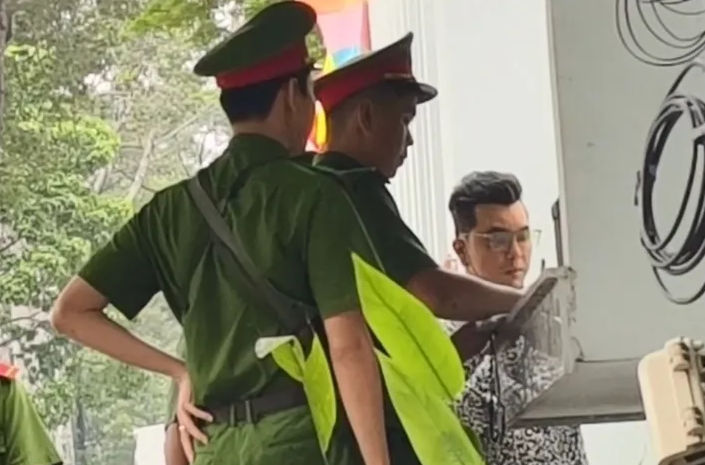 Công an TPHCM mời làm việc với nhóm nhạc Ngũ Hổ Tướng - Ảnh 1.