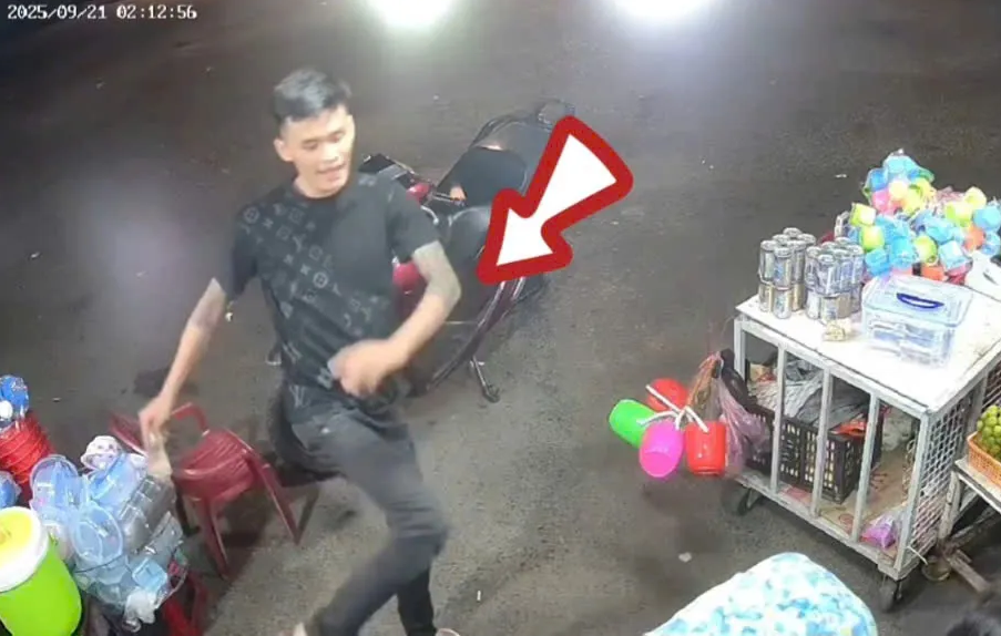 Vụ kẻ xăm trổ lao vào hành hung người phụ nữ mang thai 4 tháng: Công an vào cuộc xác minh  - Ảnh 2.