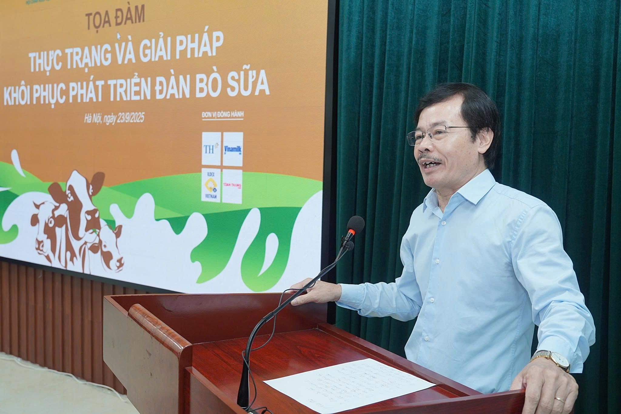 Nghịch lý ngành sữa: Chế biến bùng nổ nhưng quy mô lao dốc - Ảnh 1.