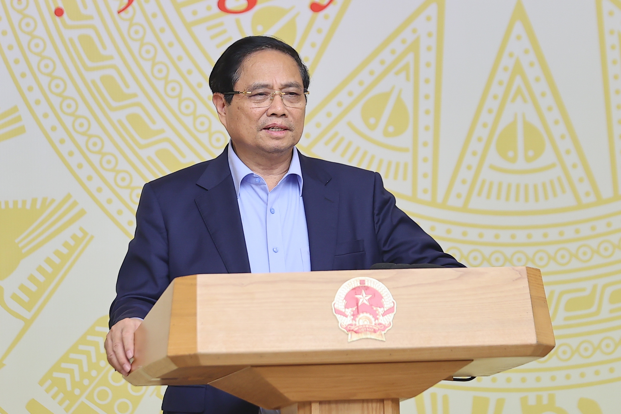 Thủ tướng: Kiểm điểm rõ trách nhiệm lãnh đạo trong việc gỡ thẻ vàng IUU - Ảnh 1.