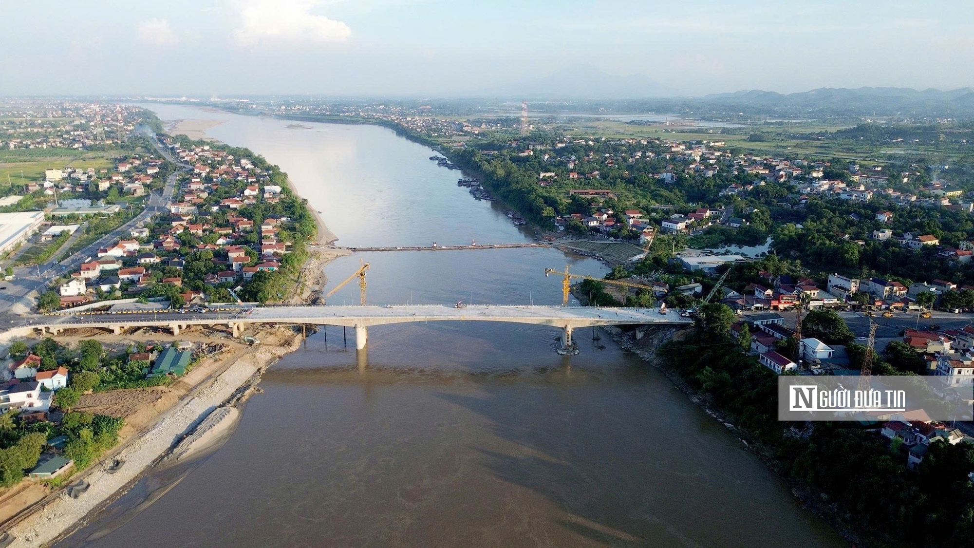 Cầu Phong Châu hoàn thiện những hạng mục cuối, chuẩn bị khánh thành- Ảnh 7.