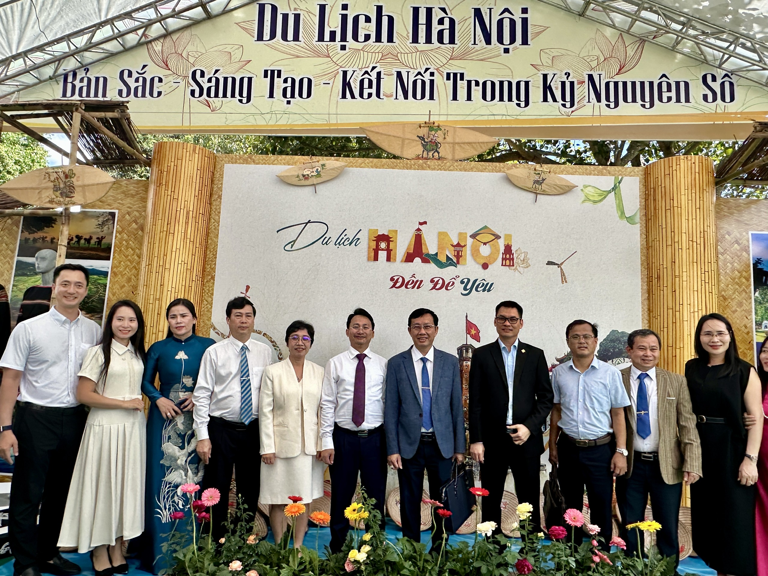 Hà Nội kết nối doanh nghiệp, thúc đẩy đầu tư và chuyển đổi số trong du lịch liên vùng - Ảnh 1.