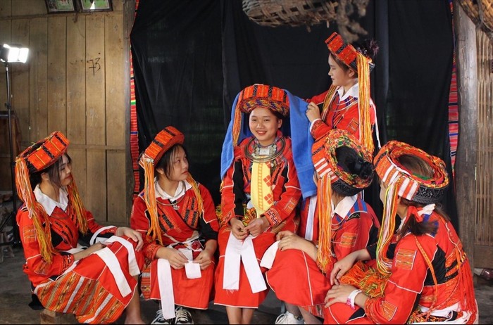 Hỗ trợ trang phục, tập huấn, dựng phim để gìn giữ lễ hội truyền thống- Ảnh 1.