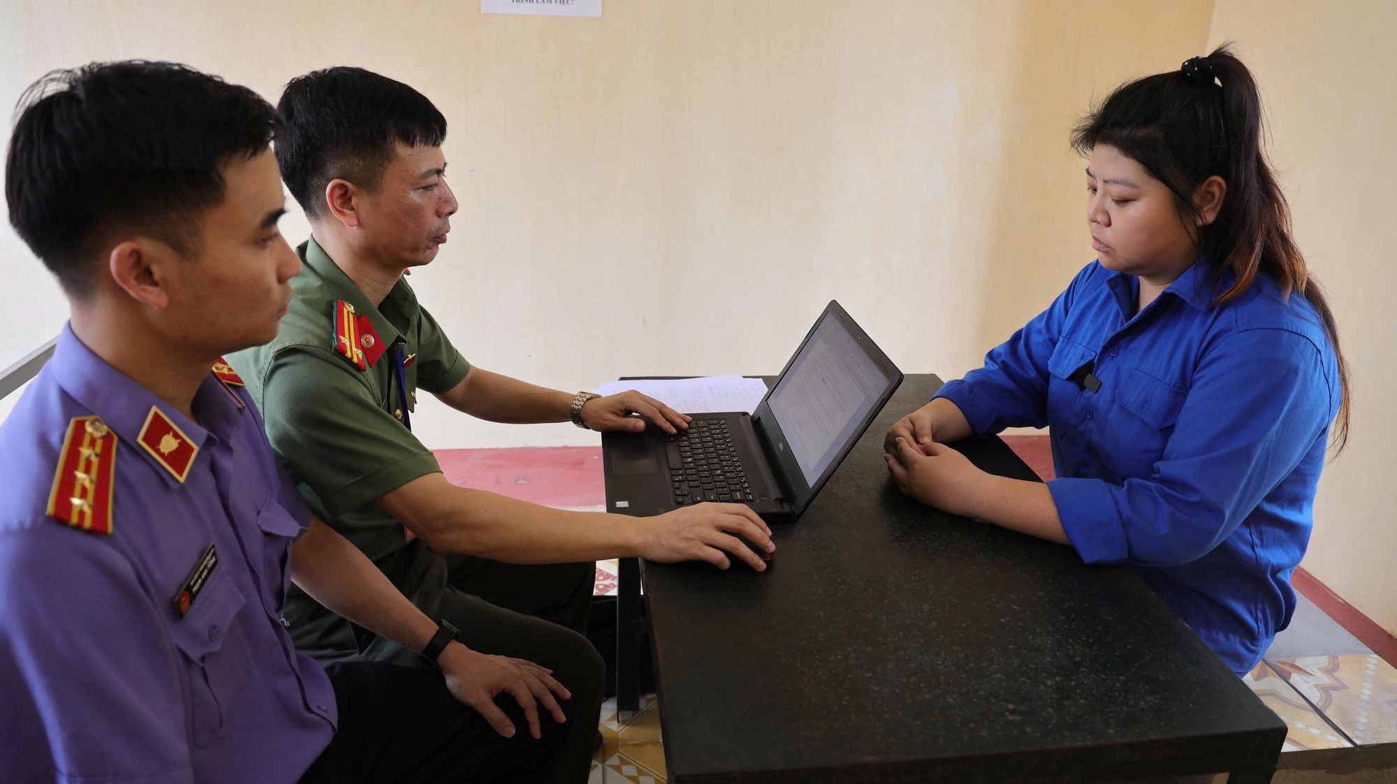 Bắt "nữ quái" lừa đặt hàng online rồi chiếm đoạt tài sản- Ảnh 1. Bắt "nữ quái" lừa đặt hàng online rồi chiếm đoạt tài sản- Ảnh 1.