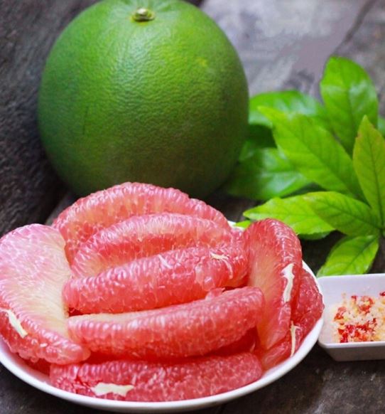 Người phụ nữ 40 tuổi nhập viện cấp cứu vì ăn bưởi kiểu này - Ảnh 2.