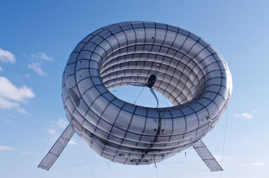 Độc đáo turbine “bánh vòng” tạo ra điện gió ở độ cao 300 mét - Ảnh 1.