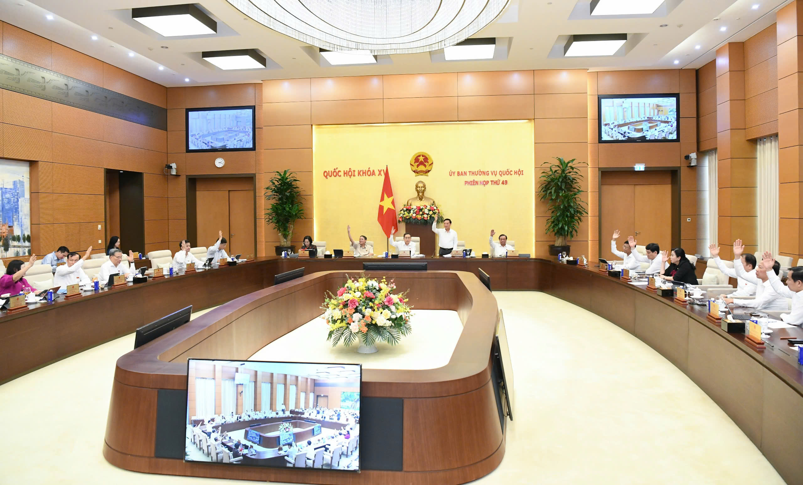 Thông qua Nghị quyết ban hành Quy chế tổ chức và hoạt động của Đoàn Hội thẩm - Ảnh 3.