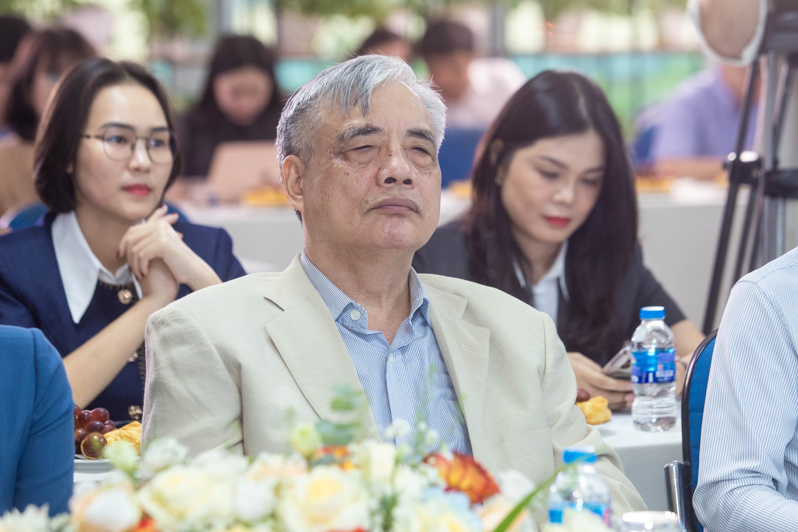 Tổng thuật Tọa đàm "Tháo gỡ điểm nghẽn pháp lý tạo không gian phát triển cho doanh nghiệp" - Ảnh 1.