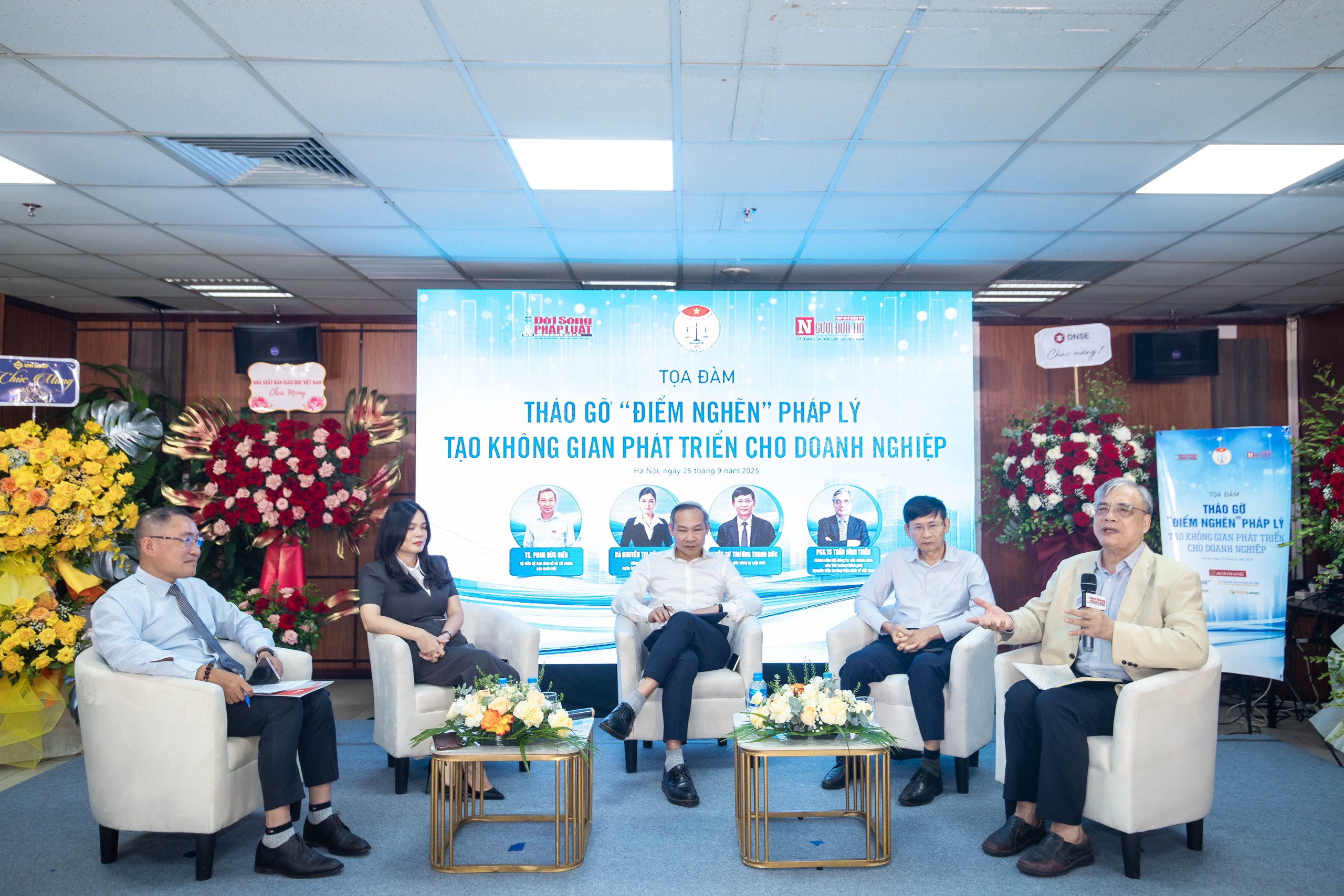 Tổng thuật Tọa đàm "Tháo gỡ điểm nghẽn pháp lý tạo không gian phát triển cho doanh nghiệp" - Ảnh 15.