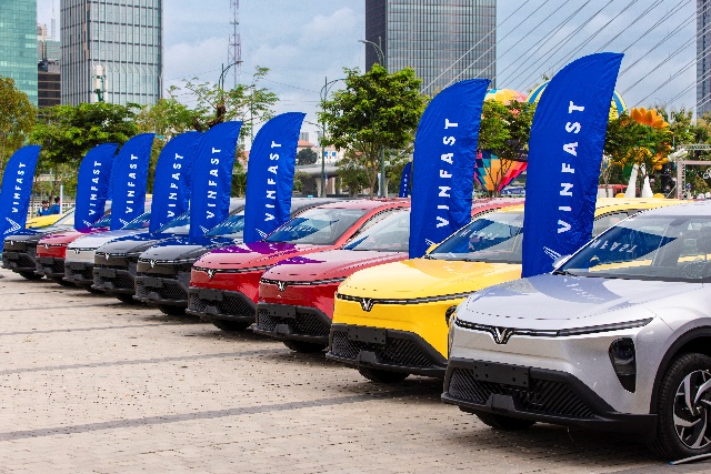Khách mua 250 xe VinFast Limo Green: “Xe điện tối ưu lợi nhuận tốt hơn hẳn xe xăng” - Ảnh 2.