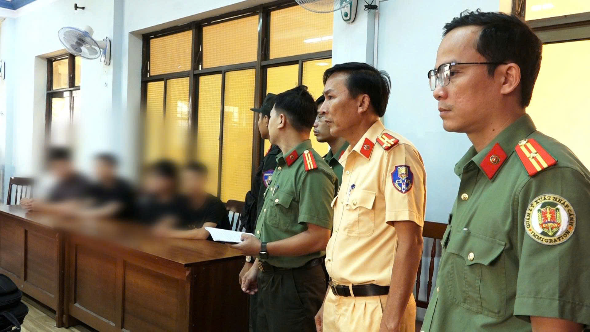 Quảng Ngãi: Phát hiện 10 người nước ngoài nhập cảnh trái phép- Ảnh 1.