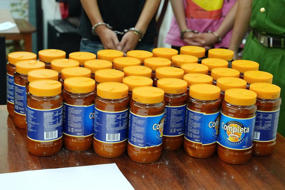 Chiêu trò của cặp đôi mua bán ma tuý từ nước ngoài về Việt Nam qua đường hàng không- Ảnh 3.