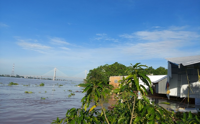 Sạt lở sông Tiền: Gần 1.000 nhân khẩu sống ven sông Tiền bị uy hiếp - Ảnh 4.