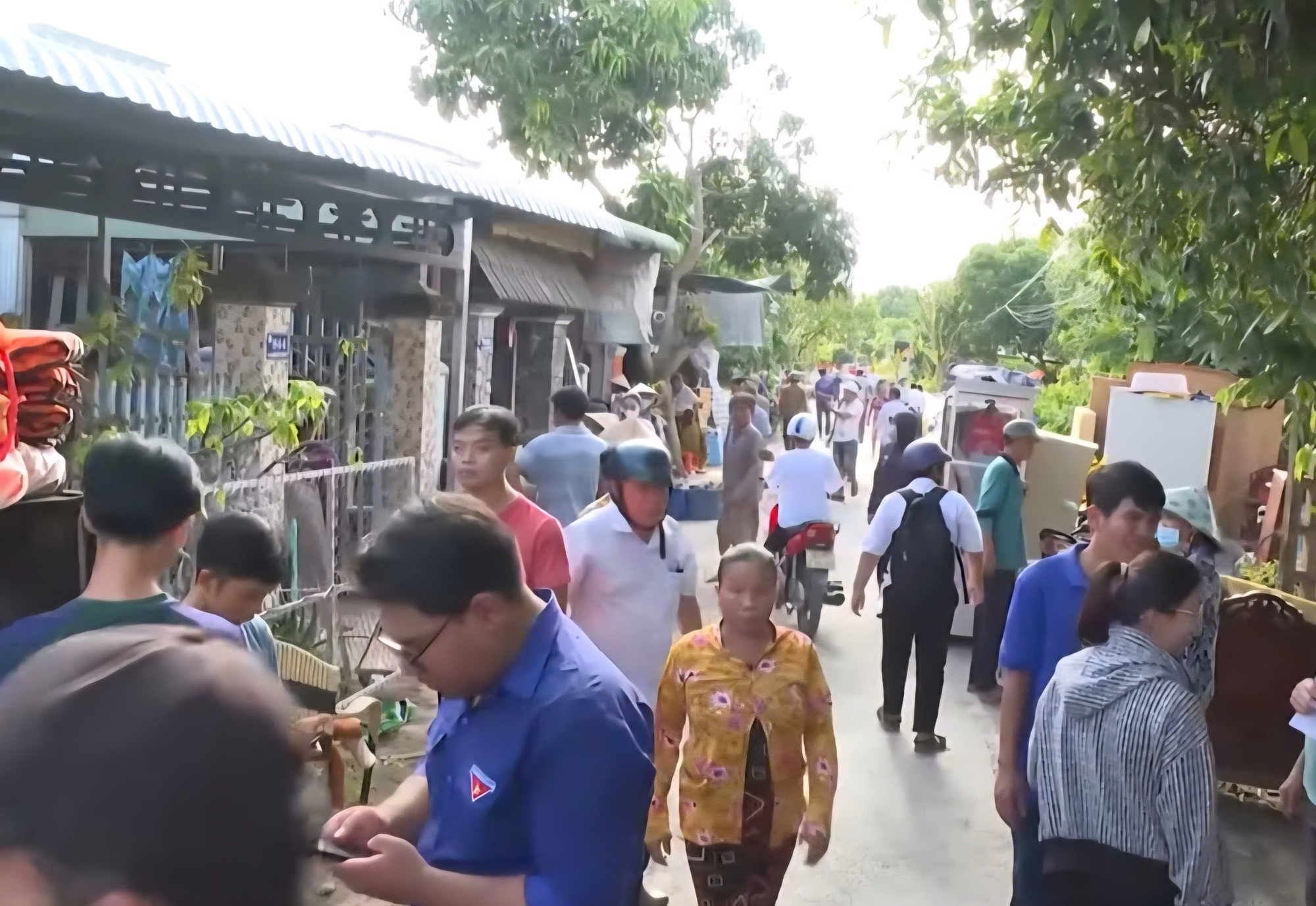 Sạt lở sông Tiền: Gần 1.000 nhân khẩu sống ven sông Tiền bị uy hiếp - Ảnh 8.