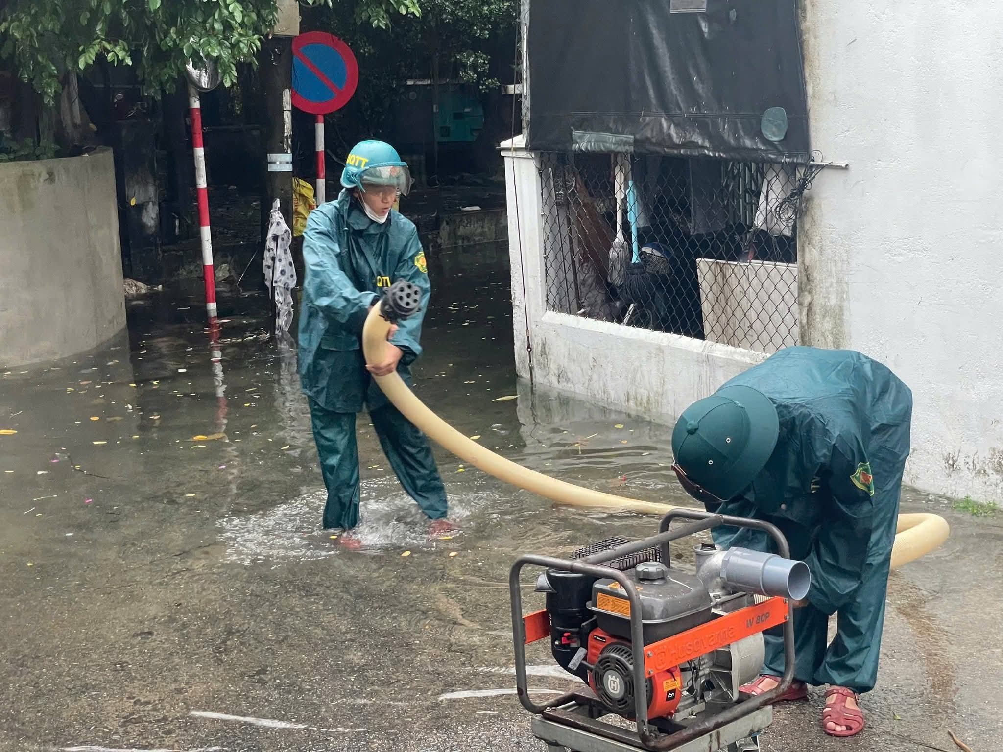 Đà Nẵng huy động toàn lực ứng phó bão số 10 Bualoi- Ảnh 6. Đà Nẵng huy động toàn lực ứng phó bão số 10 Bualoi- Ảnh 6.