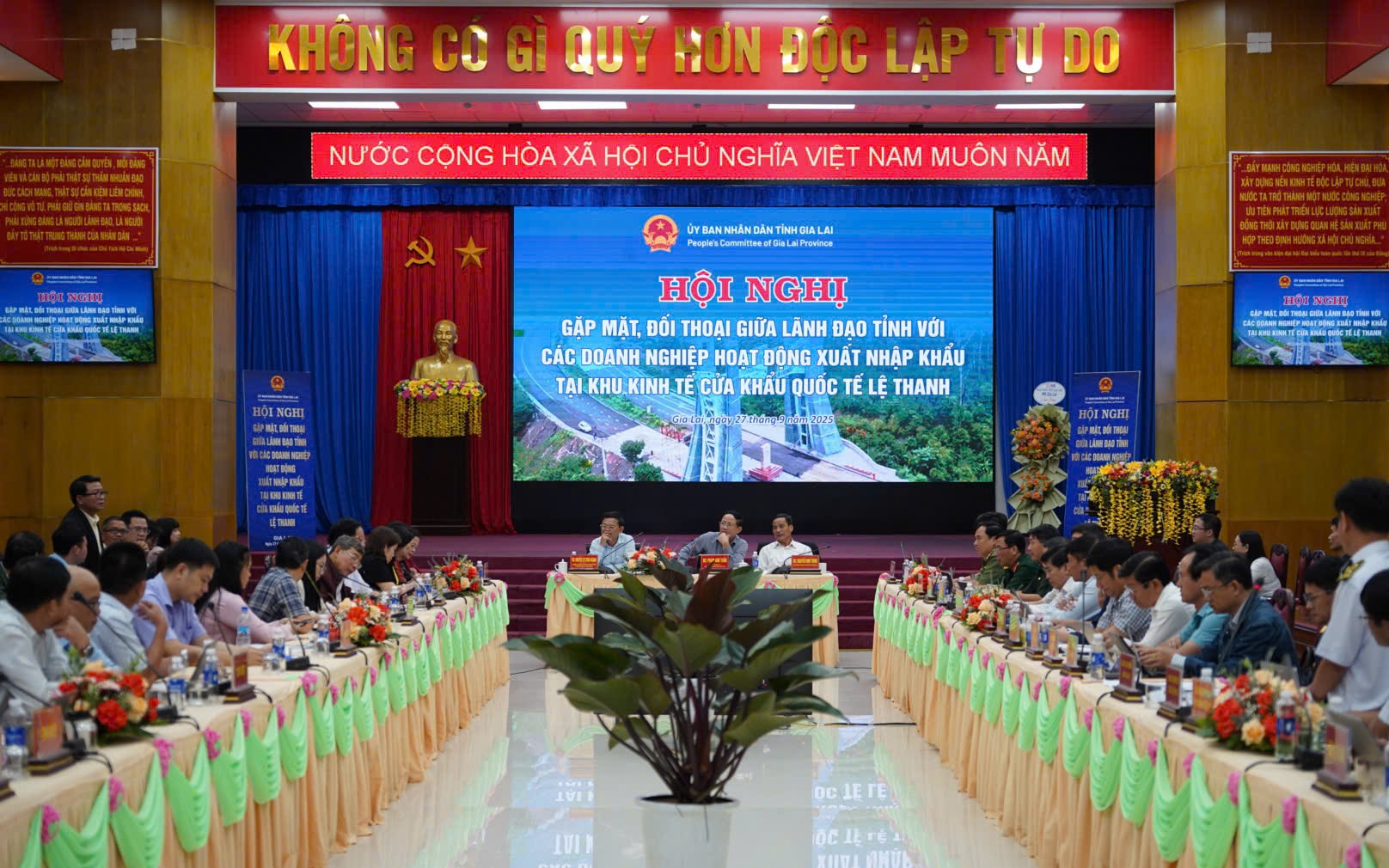 Gia Lai thu hút 144 dự án với tổng vốn đăng ký hơn 78.000 tỷ đồng- Ảnh 4. Gia Lai thu hút 144 dự án với tổng vốn đăng ký hơn 78.000 tỷ đồng- Ảnh 4.