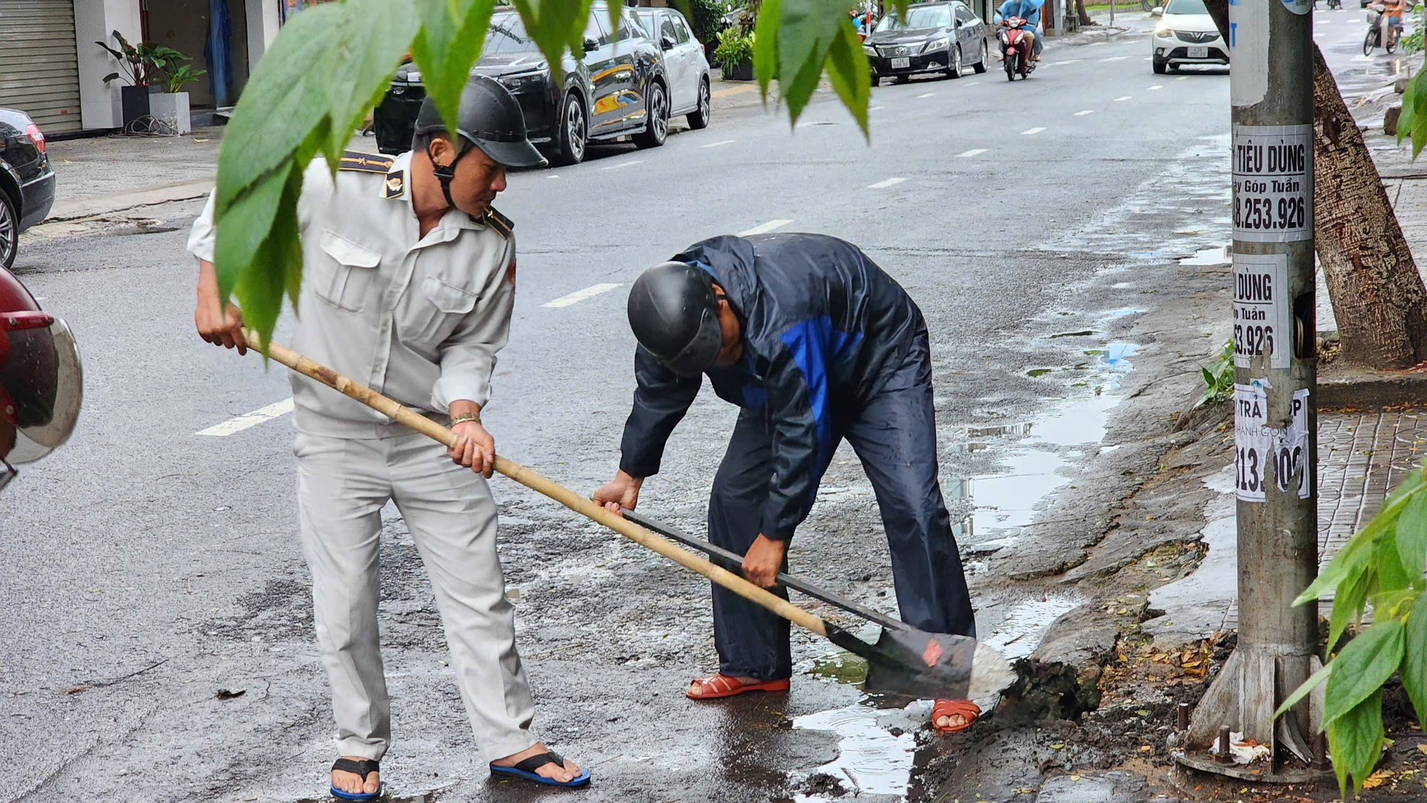 Đà Nẵng huy động toàn lực ứng phó bão số 10 Bualoi- Ảnh 7. Đà Nẵng huy động toàn lực ứng phó bão số 10 Bualoi- Ảnh 7.