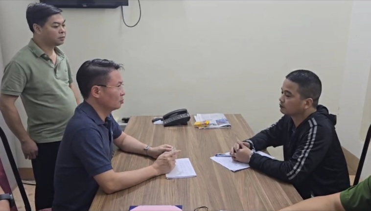 Bắt nghi phạm sát hại liên tiếp 3 người vì mâu thuẫn tình ái - Ảnh 1.