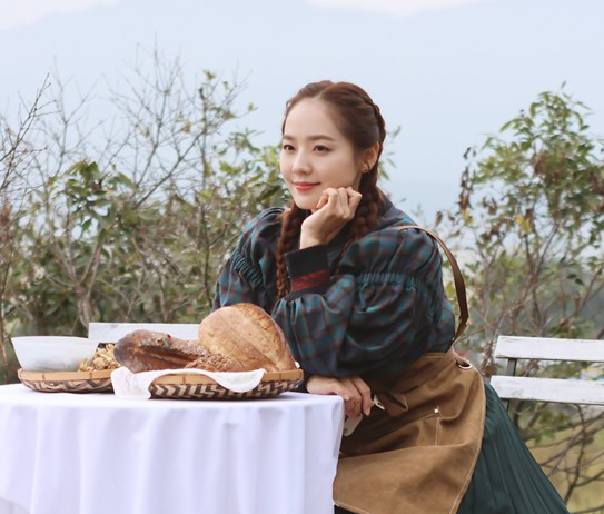 "Mỹ nhân đẹp nhất Kpop" tuổi 44 hạnh phúc bên chồng từng là fan, thầm mến mộ- Ảnh 8.