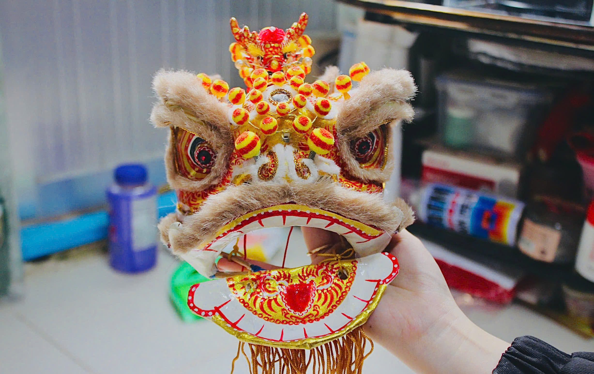 Người thổi hồn vào giấy bồi và ruy băng, mang trung thu xuất ngoại- Ảnh 6. Người thổi hồn vào giấy bồi và ruy băng, mang trung thu xuất ngoại- Ảnh 6.