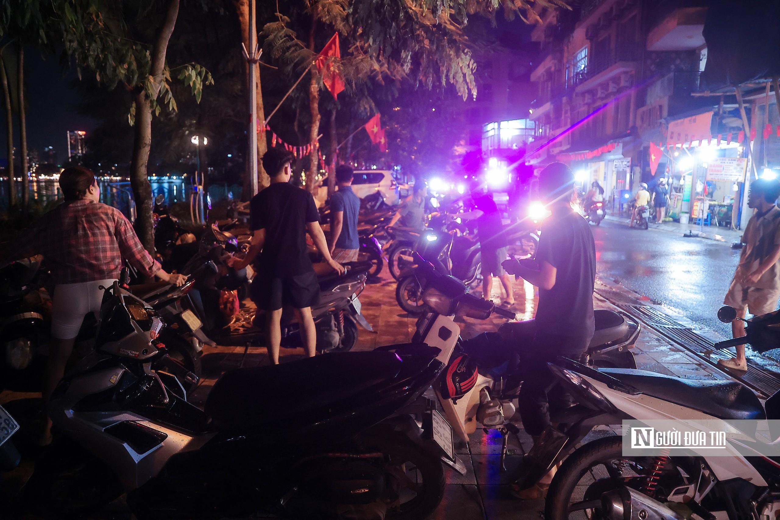 Công an phường Tây Hồ duy trì lực lượng đảm bảo không tái diễn lấn chiếm vỉa hè - Ảnh 12.