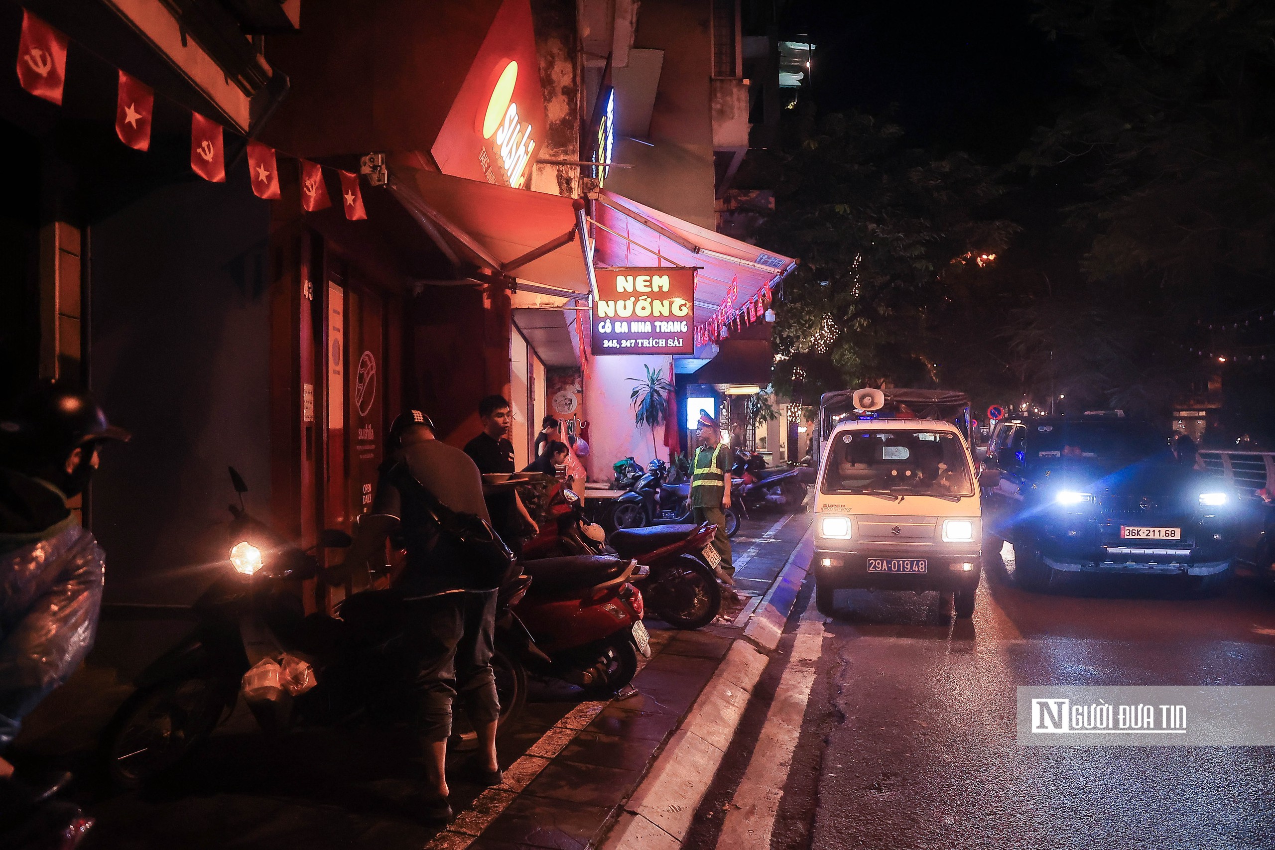 Công an phường Tây Hồ duy trì lực lượng đảm bảo không tái diễn lấn chiếm vỉa hè - Ảnh 4.