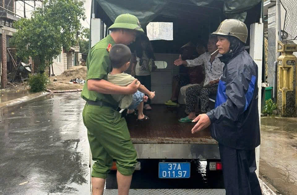 Nghệ An lên phương án di dời hàng nghìn hộ dân đến nơi an toàn trước bão số 10- Ảnh 5.