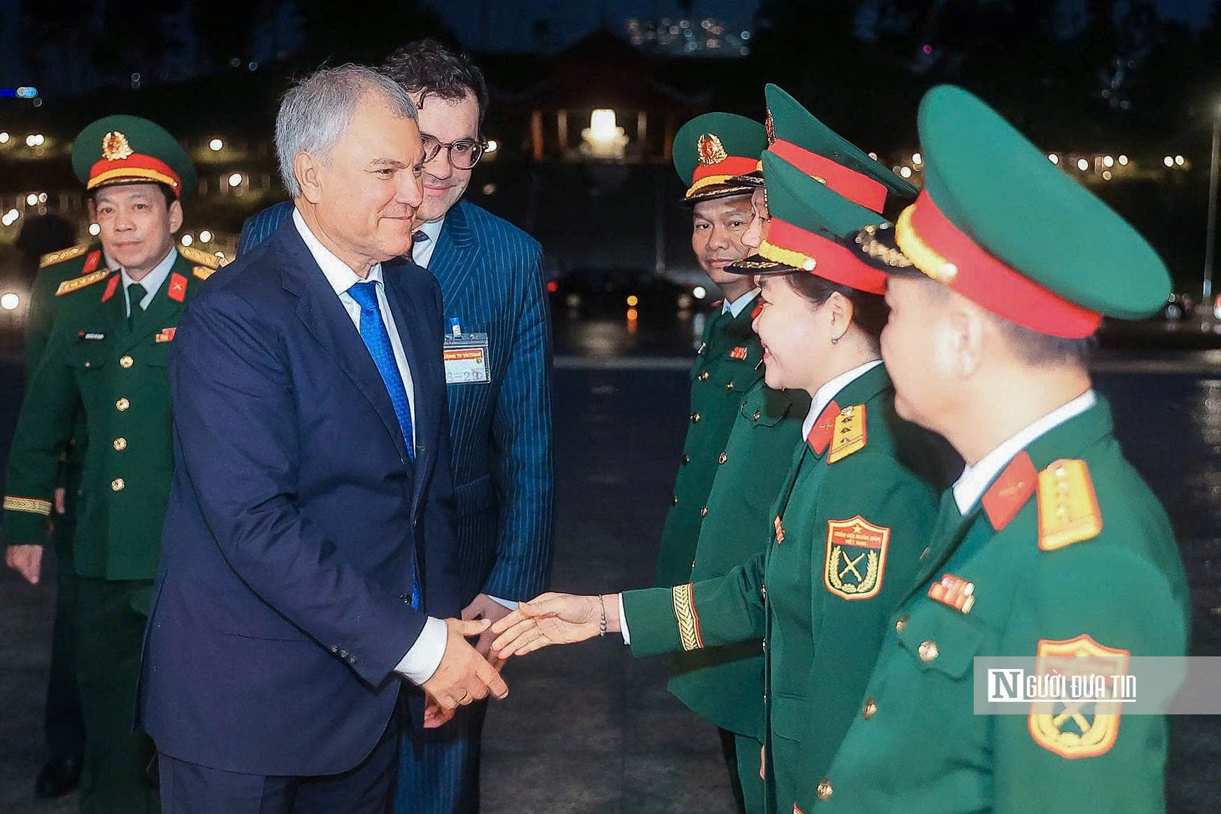 Chủ tịch Duma Quốc gia Nga thăm Bảo tàng Lịch sử Quân sự Việt Nam- Ảnh 1.