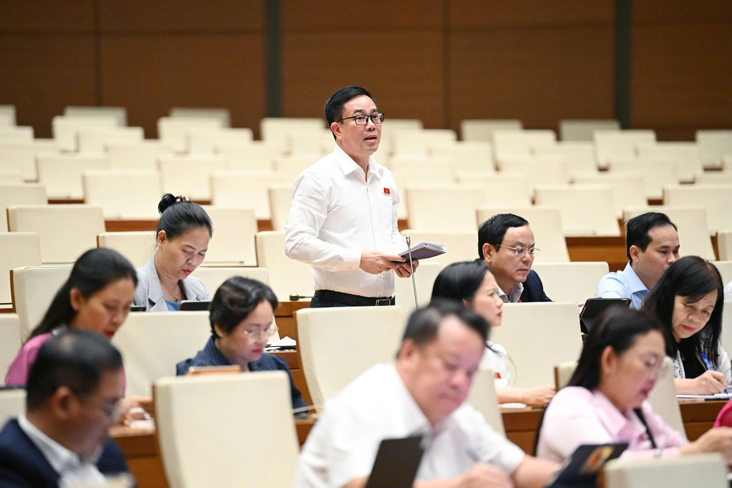 Bộ trưởng GD&ĐT nêu lý do cần thiết duy trì kỳ thi tốt nghiệp THPT- Ảnh 1.