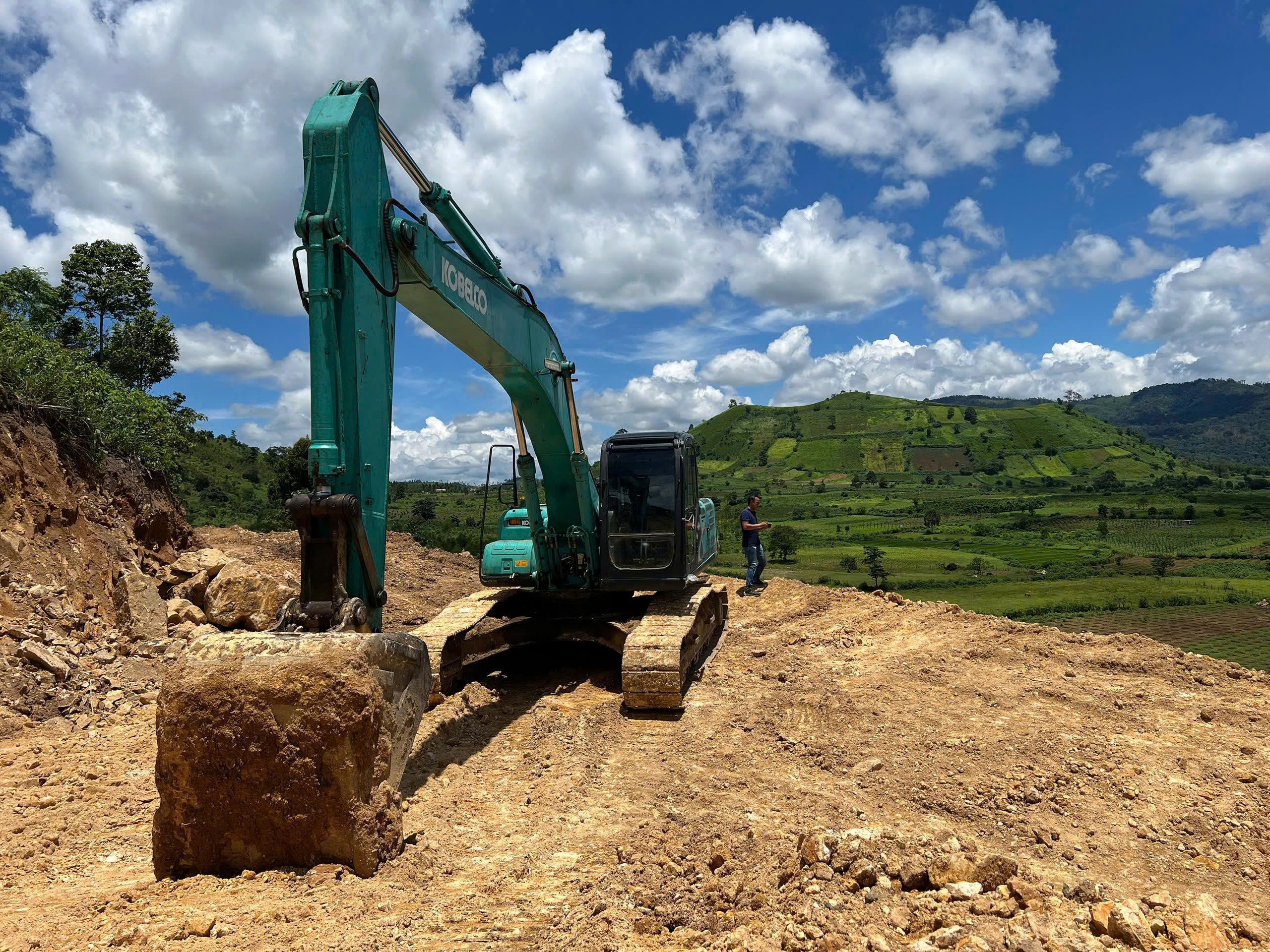 Gia Lai chỉ đạo xử lý tập thể, cá nhân vụ núi Chư Nâm  bị san ủi trái phép- Ảnh 2.