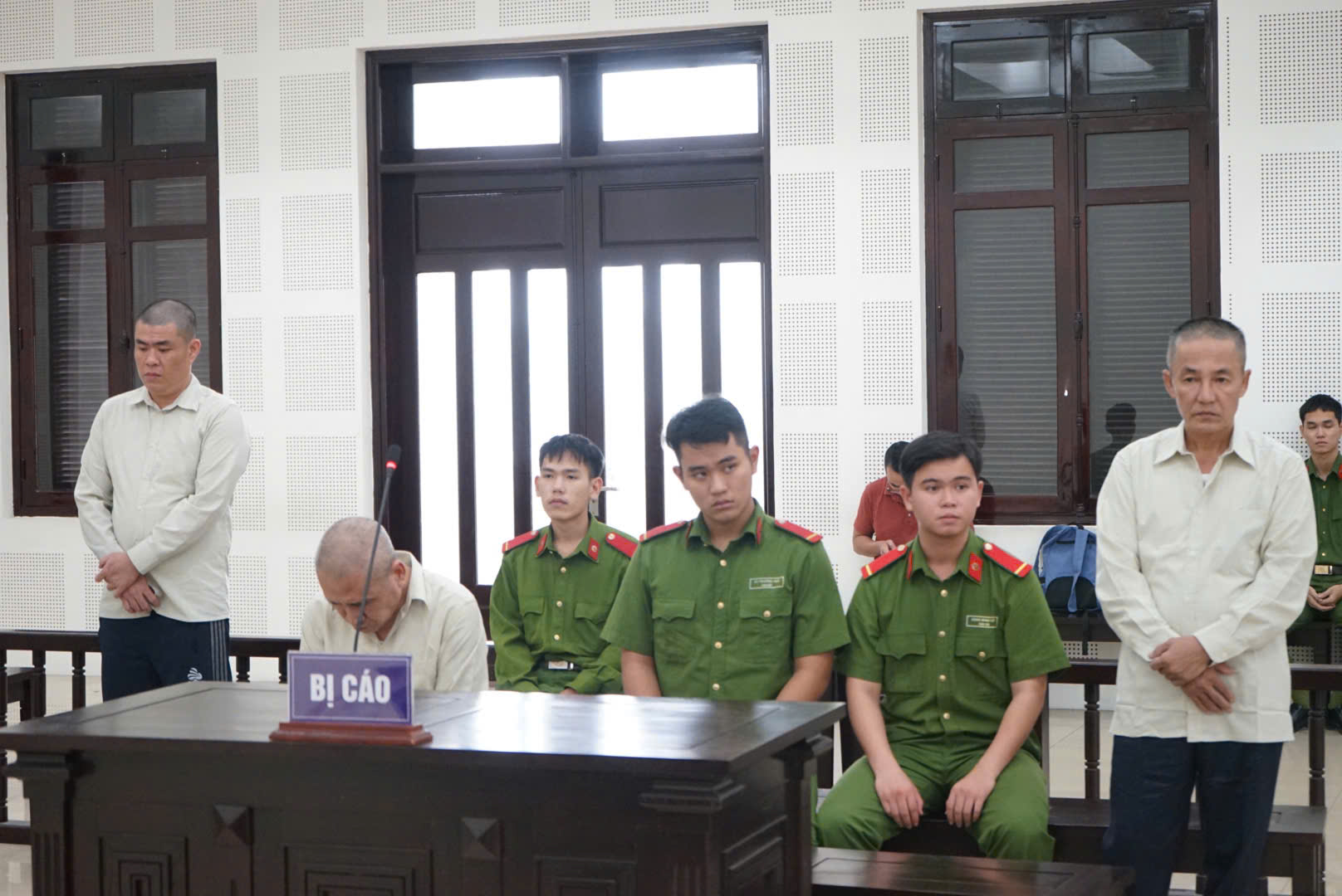 Đà Nẵng: Nhóm giang hồ thao túng công ty cát, chém chủ tịch để chiếm quyền điều hành- Ảnh 1.