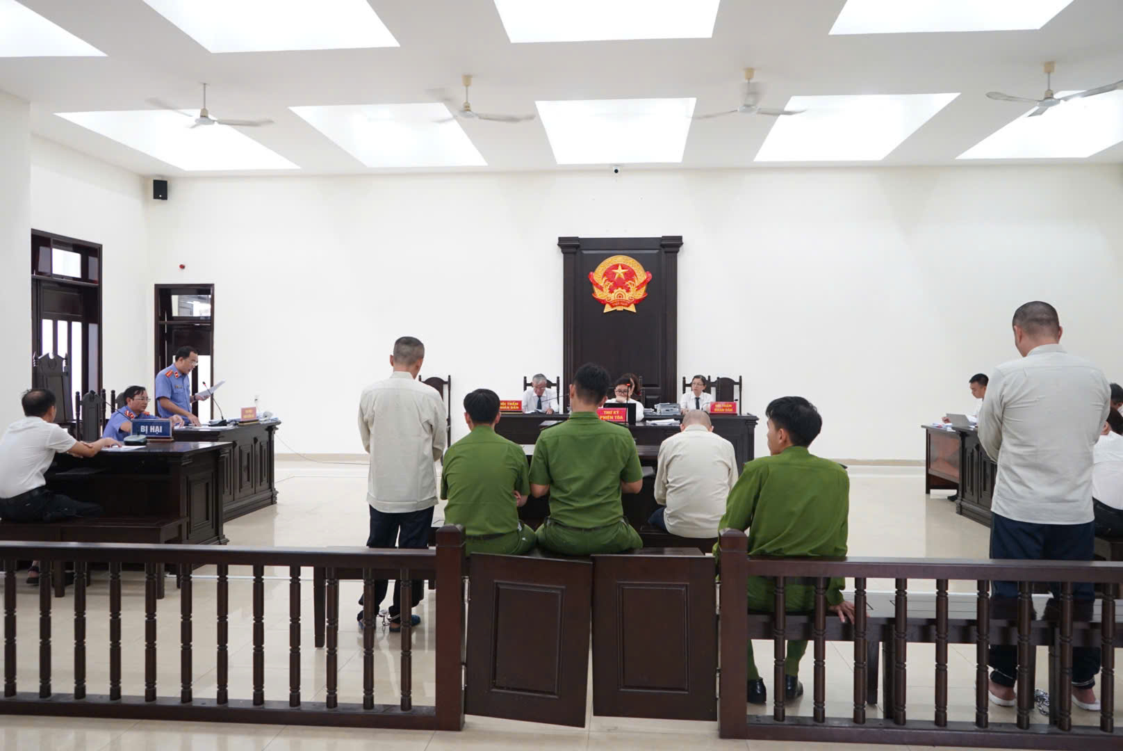 Đà Nẵng: Nhóm giang hồ thao túng công ty cát, chém chủ tịch để chiếm quyền điều hành- Ảnh 2.