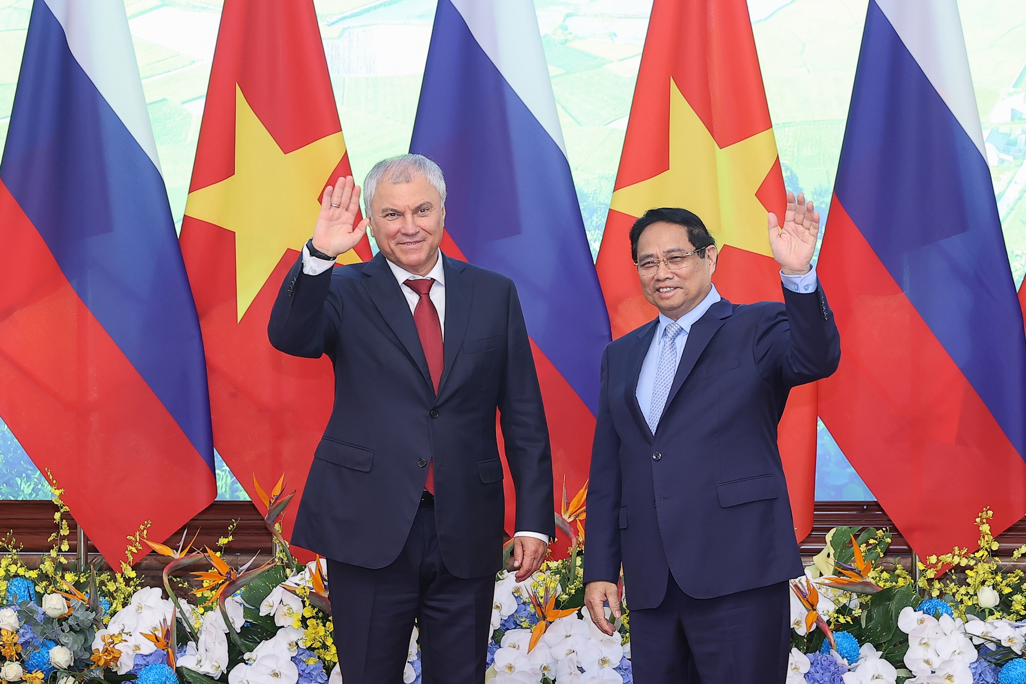 Thủ tướng Phạm Minh Chính tiếp Chủ tịch Duma Quốc gia Nga - Ảnh 1.