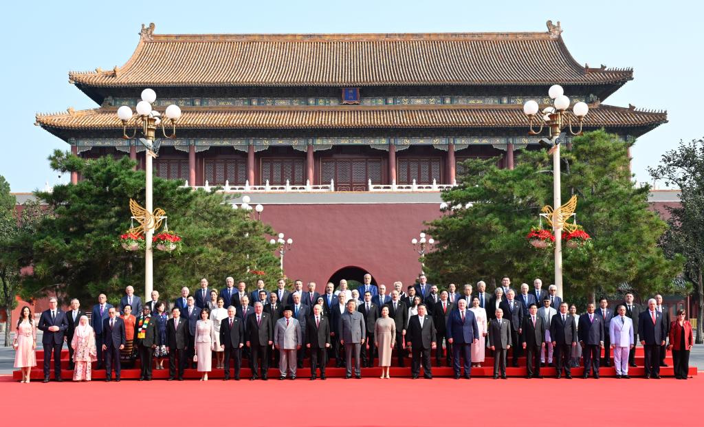 Chủ tịch nước Lương Cường dự lễ duyệt binh kỷ niệm 80 năm chiến thắng phát-xít tại Trung Quốc- Ảnh 1. Chủ tịch nước Lương Cường dự lễ duyệt binh kỷ niệm 80 năm chiến thắng phát-xít tại Trung Quốc- Ảnh 1.