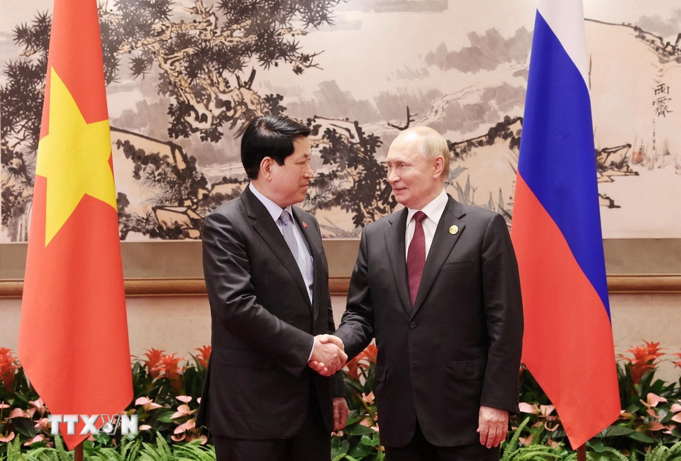 Chủ tịch nước Lương Cường hội kiến Tổng thống Nga Putin- Ảnh 1. Chủ tịch nước Lương Cường hội kiến Tổng thống Nga Putin- Ảnh 1.