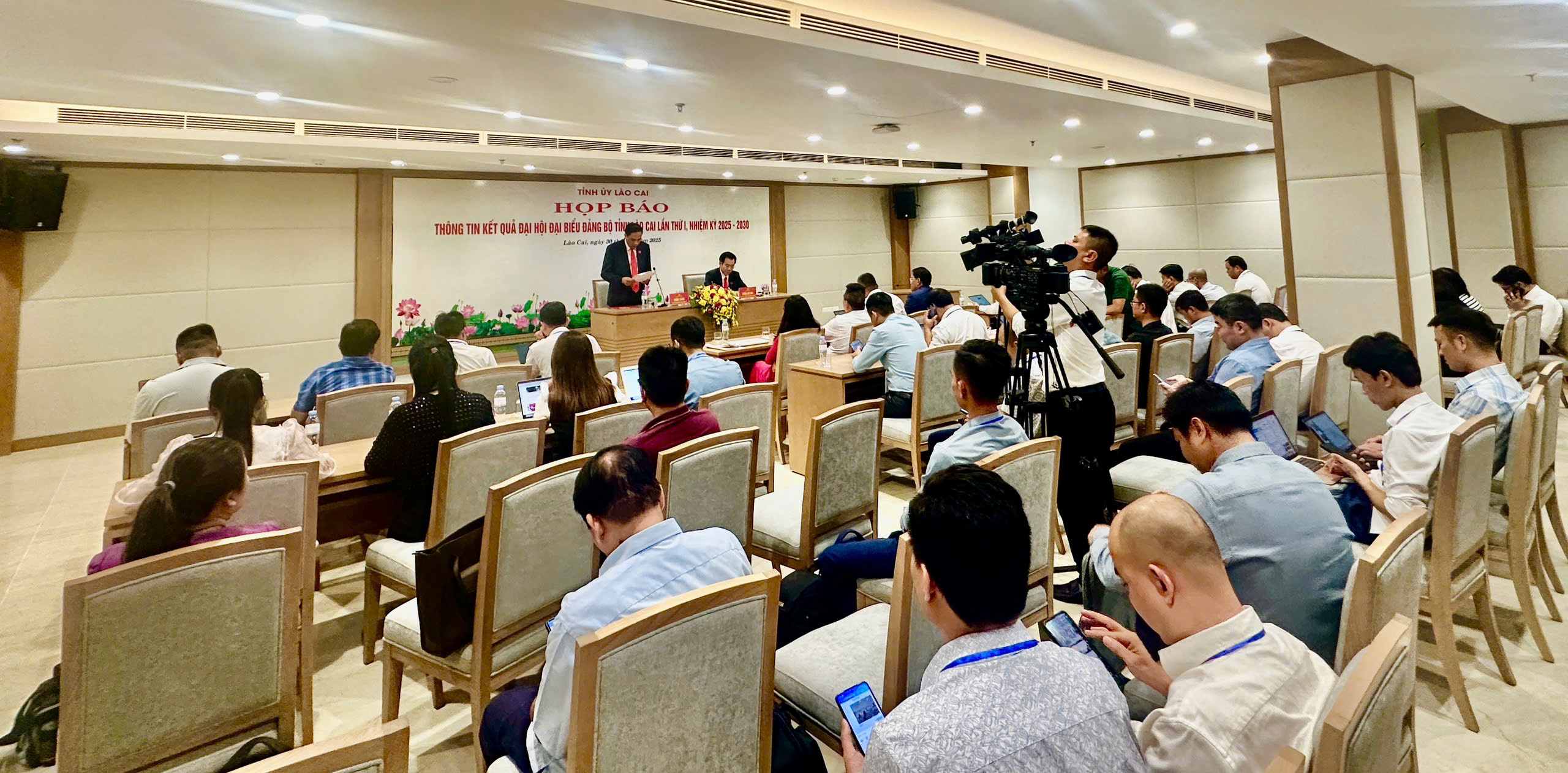 Bí thư Tỉnh ủy không phải người địa phương: "Không có gì khó khăn, thuận lợi là chính" - Ảnh 1.