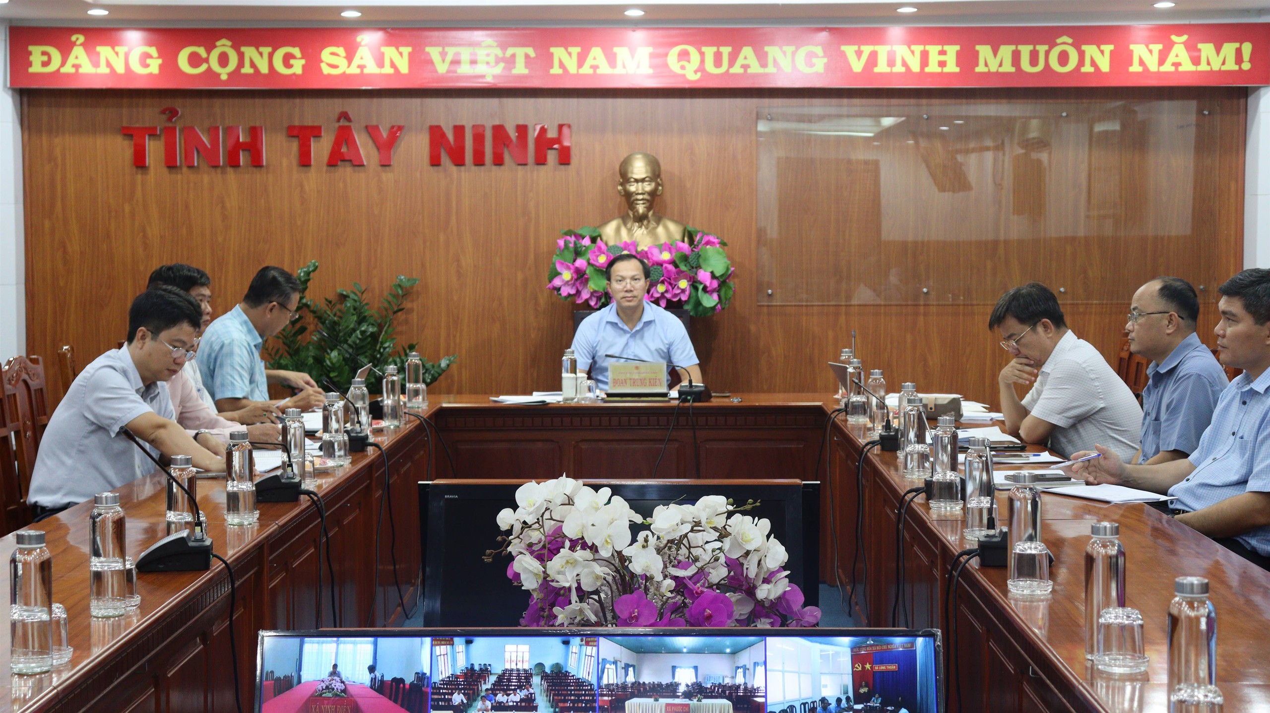 Thắp sáng ước mơ tri thức nơi biên giới Tây Ninh- Ảnh 4. Thắp sáng ước mơ tri thức nơi biên giới Tây Ninh- Ảnh 4.