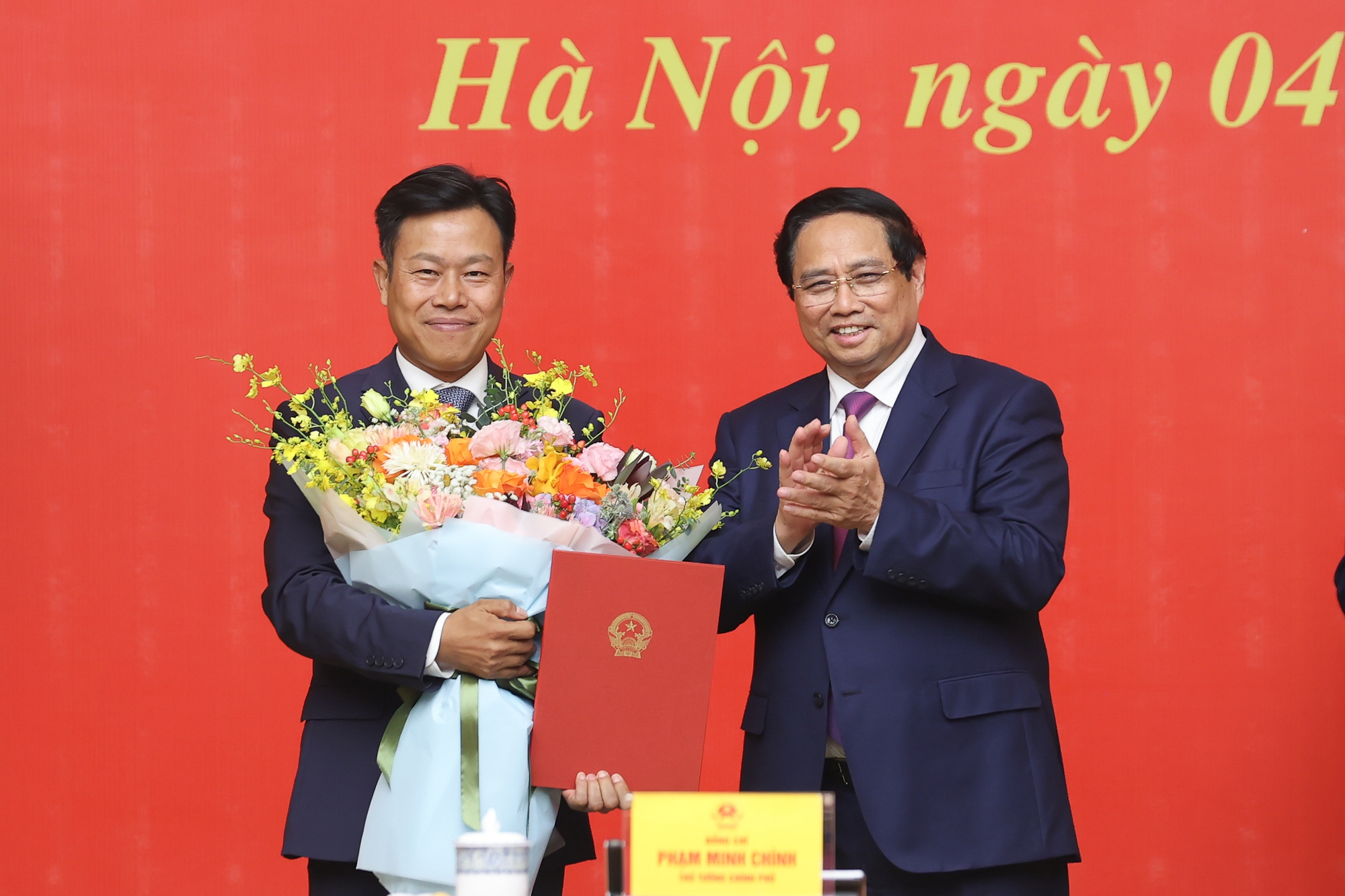 Thủ tướng trao quyết định bổ nhiệm lãnh đạo 8 bộ, cơ quan- Ảnh 11. Thủ tướng trao quyết định bổ nhiệm lãnh đạo 8 bộ, cơ quan- Ảnh 11.