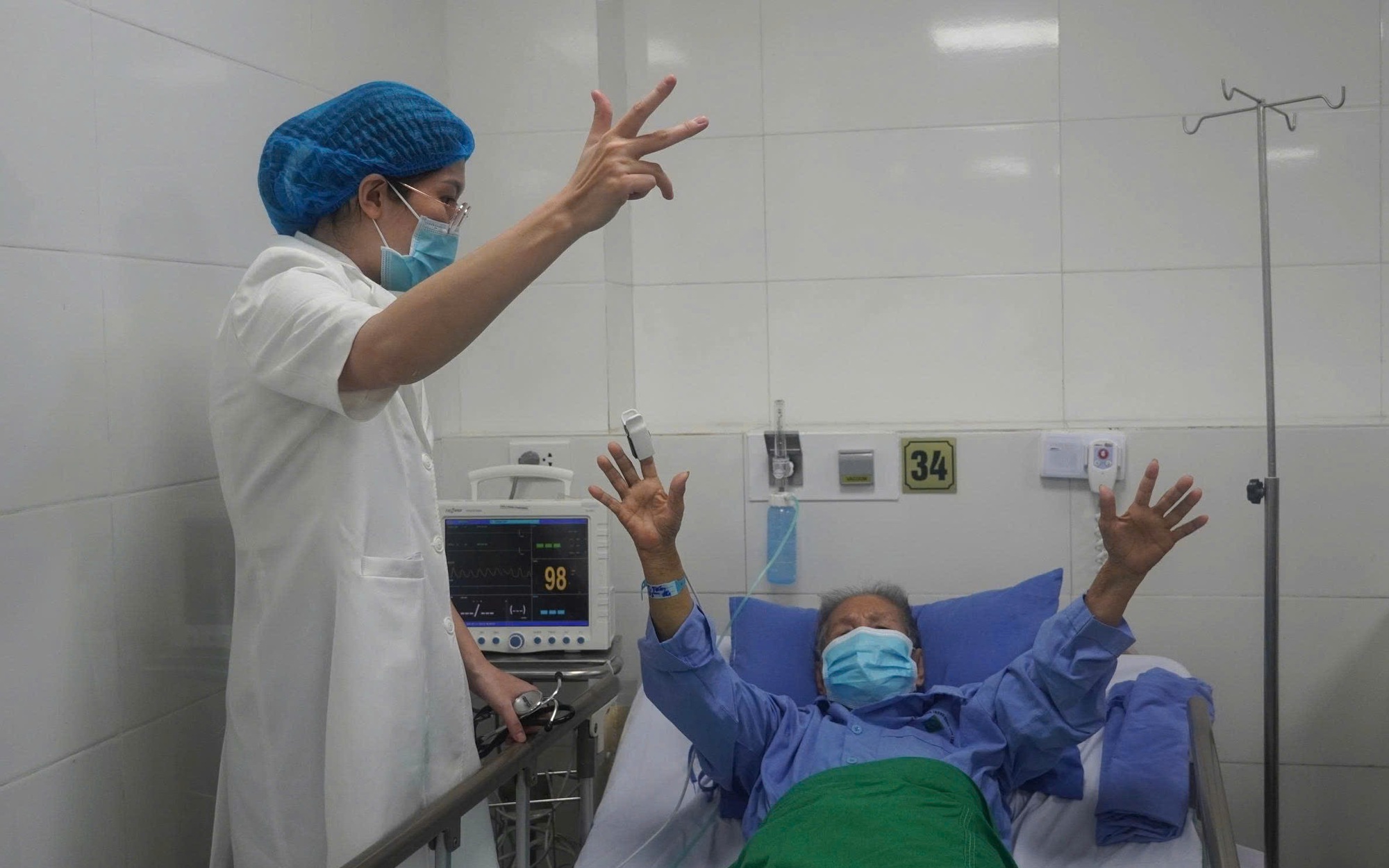 Bé trai 5 tuổi đau bụng, nôn ói, gia đình đưa đi kiểm tra thì sốc nặng - Ảnh 2.