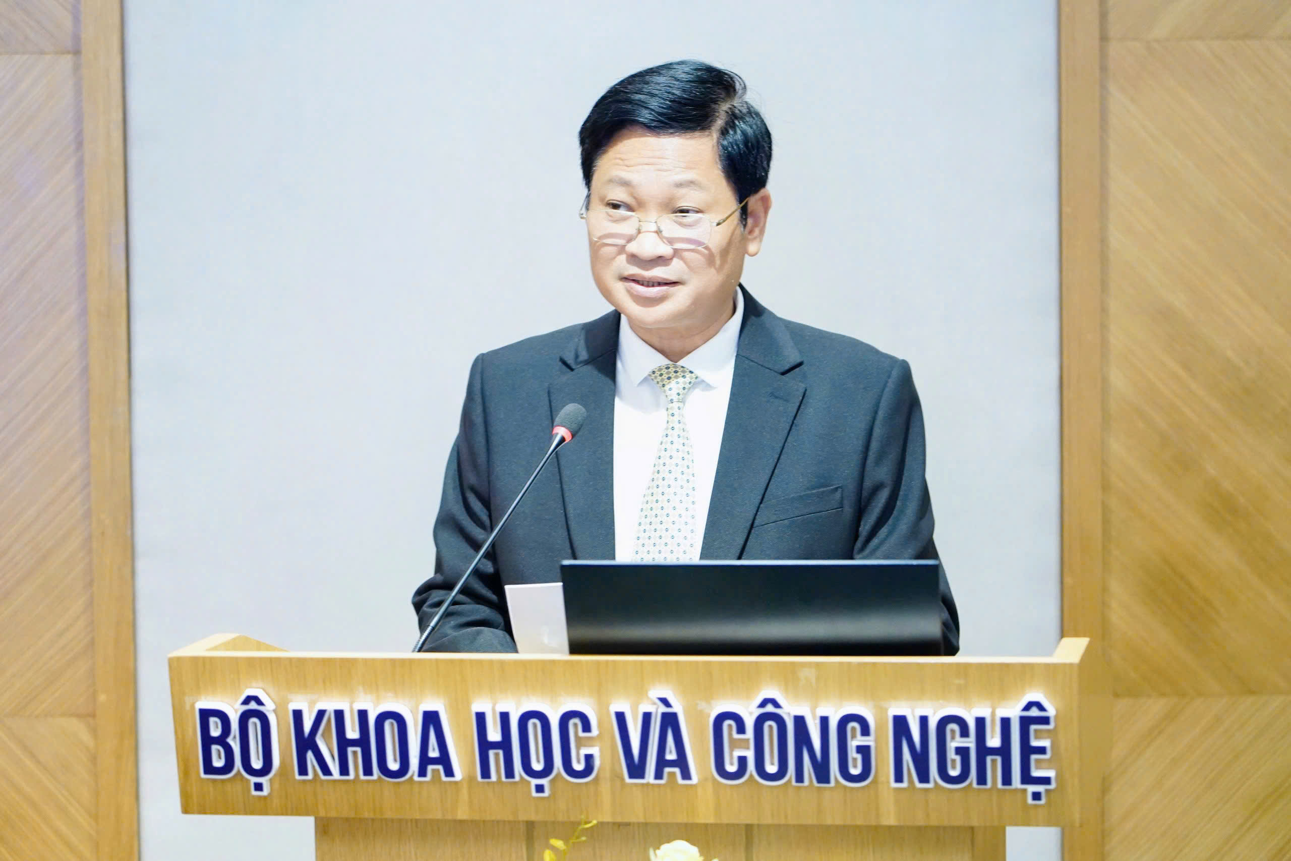 Phát động giải thưởng “Sản phẩm công nghệ số Make in Viet Nam” năm 2025 - Ảnh 1.