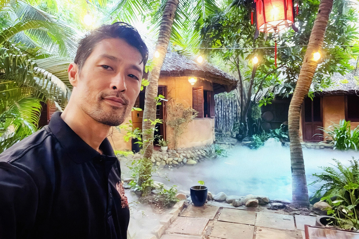 Nam diễn viên nổi tiếng, tuổi 51 độc thân trong cơ ngơi đẹp như resort, có con gái xinh như hoa hậu - Ảnh 5.