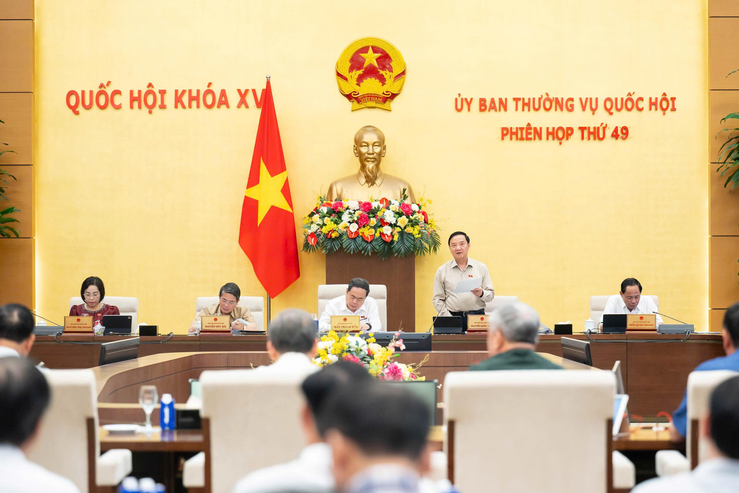Làm rõ sai phạm, xử lý cả lãnh đạo thuộc diện Bộ Chính trị, Ban Bí thư quản lý - Ảnh 2.