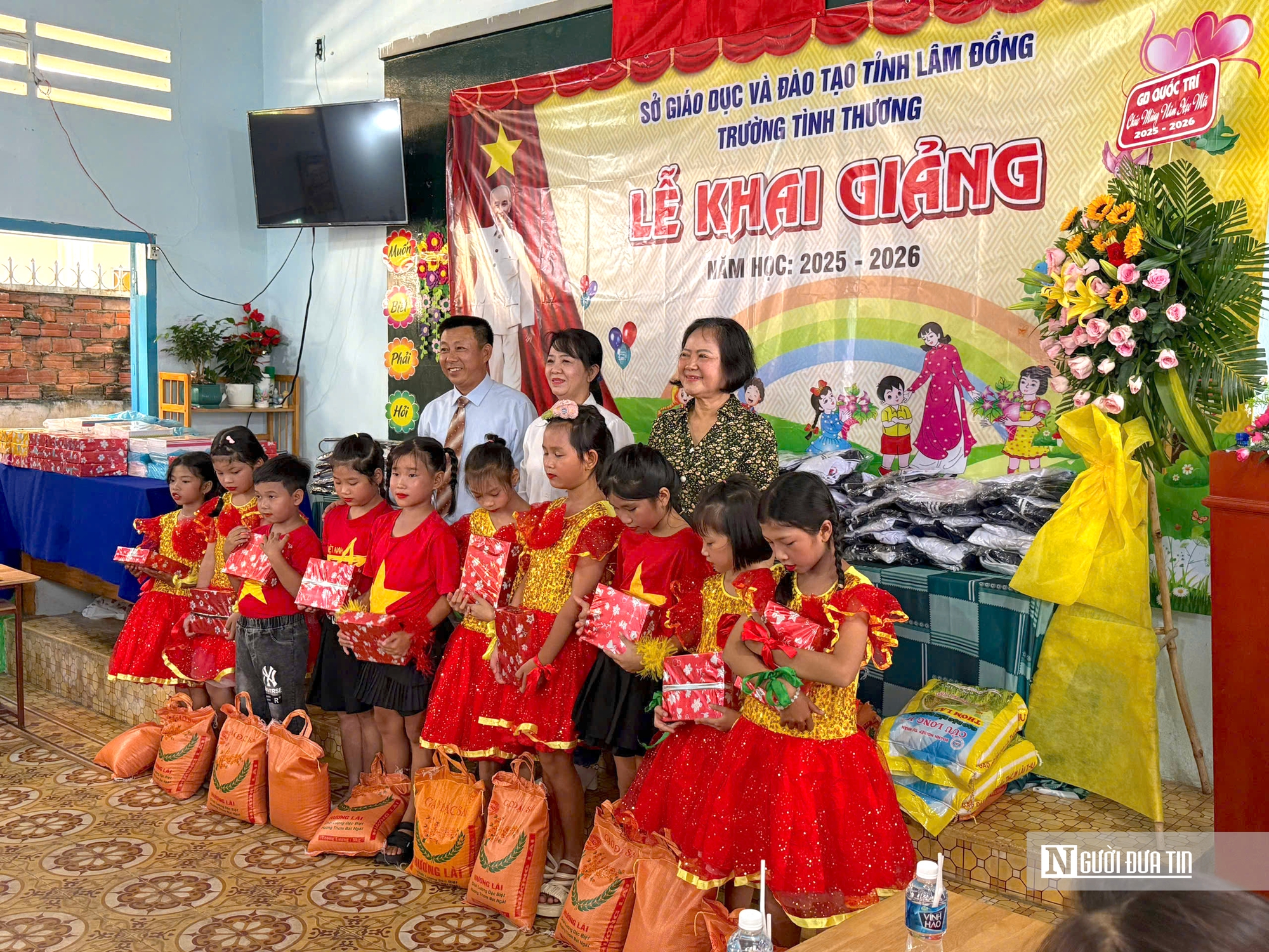 Năm học mới 2025-2026, thắp sáng tương lai cho những trẻ em kém may mắn - Ảnh 8.